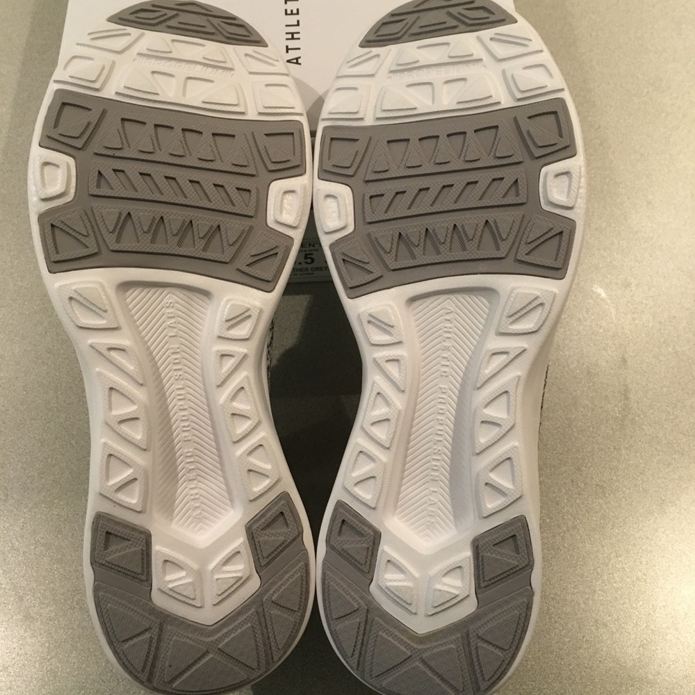 APL TechLoom Breeze Sneaker Heather Grey/White NIB - Picture 6 of 6